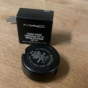 Mac nw40 studio finish concealer brand new discontinued at Mac